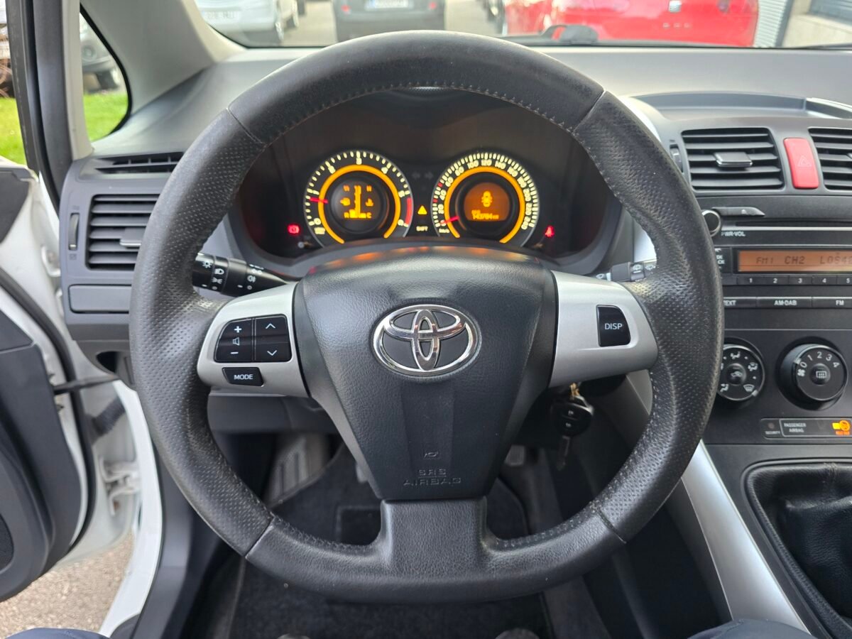 TOYOTA AURIS 1.4D4D ACTIVE