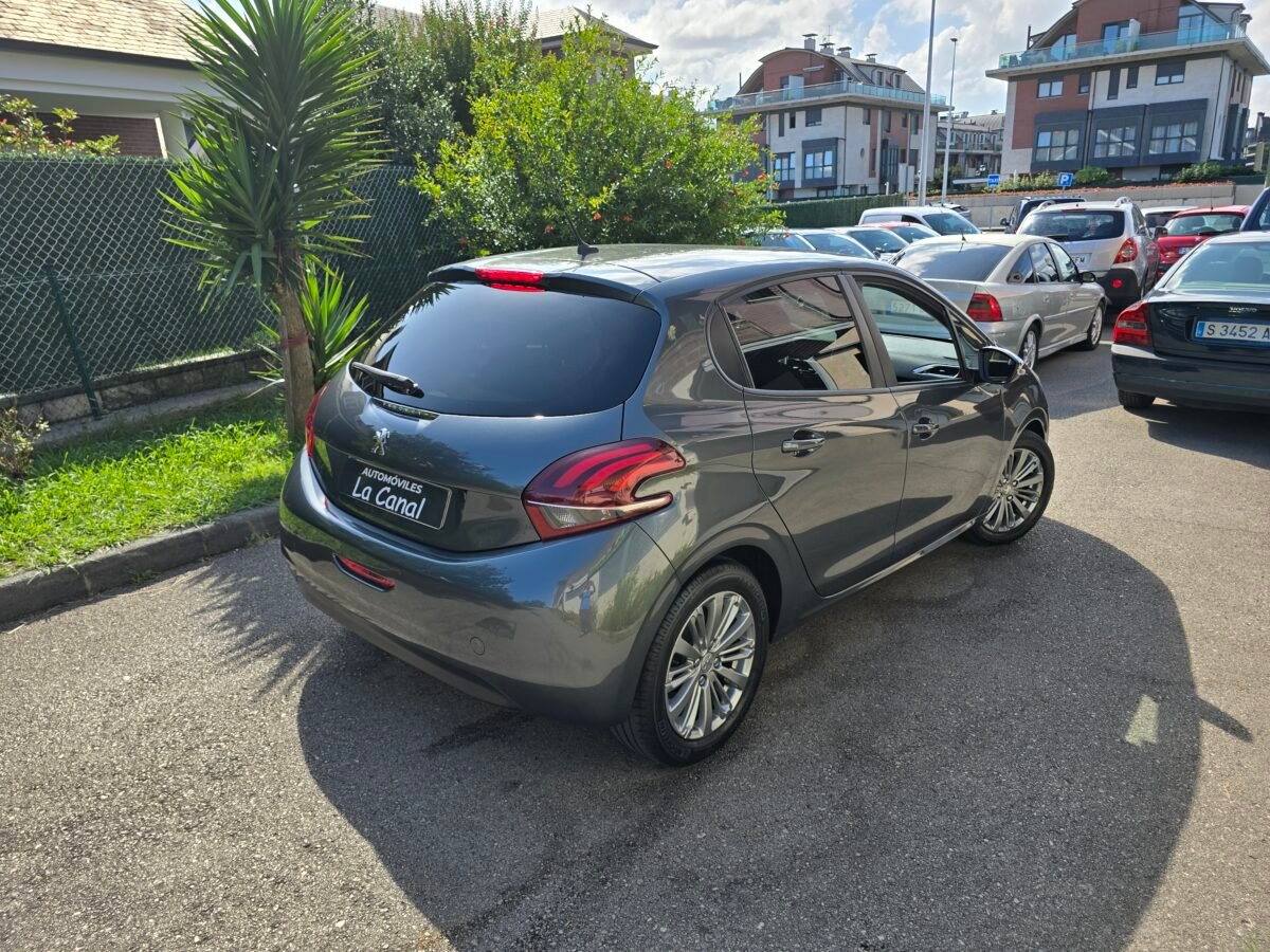 PEUGEOT 208 1.6BlueHDI STYLE
