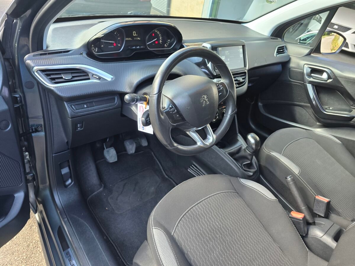 PEUGEOT 208 1.6BlueHDI STYLE