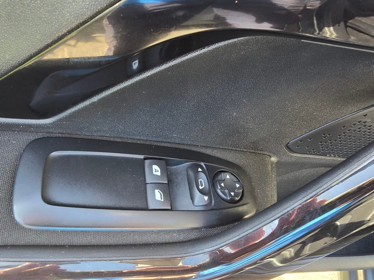 PEUGEOT 208 1.6BlueHDI STYLE