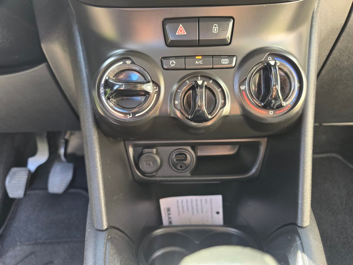 PEUGEOT 208 1.6BlueHDI STYLE