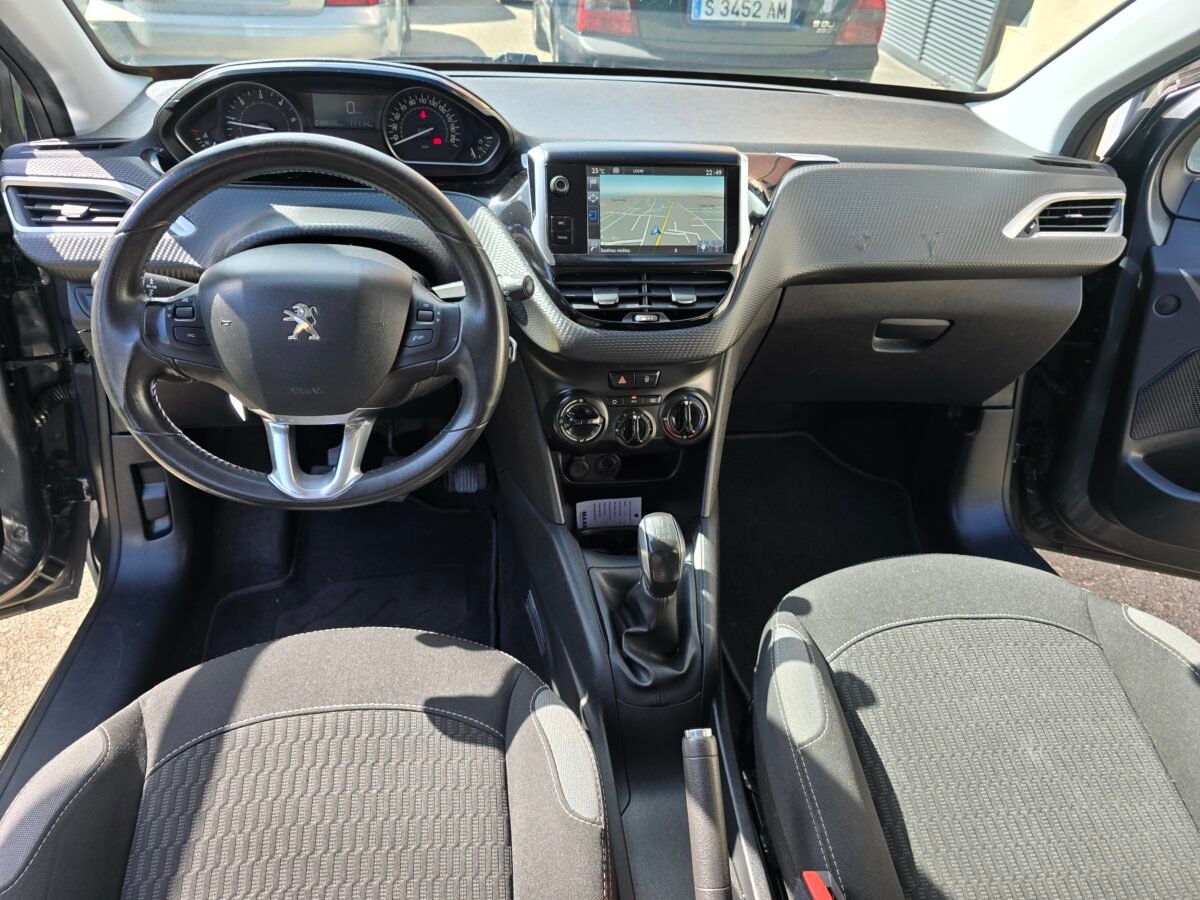 PEUGEOT 208 1.6BlueHDI STYLE