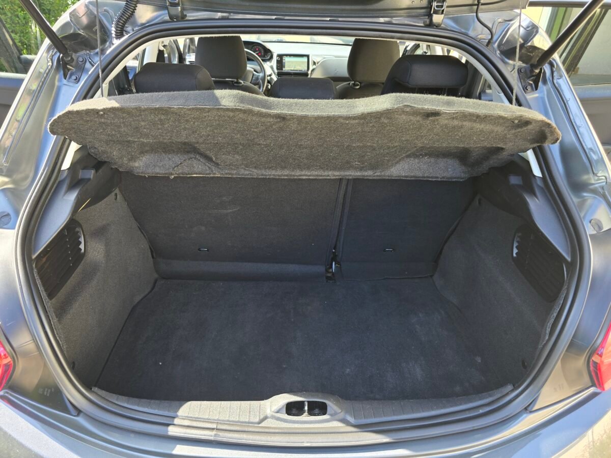 PEUGEOT 208 1.6BlueHDI STYLE