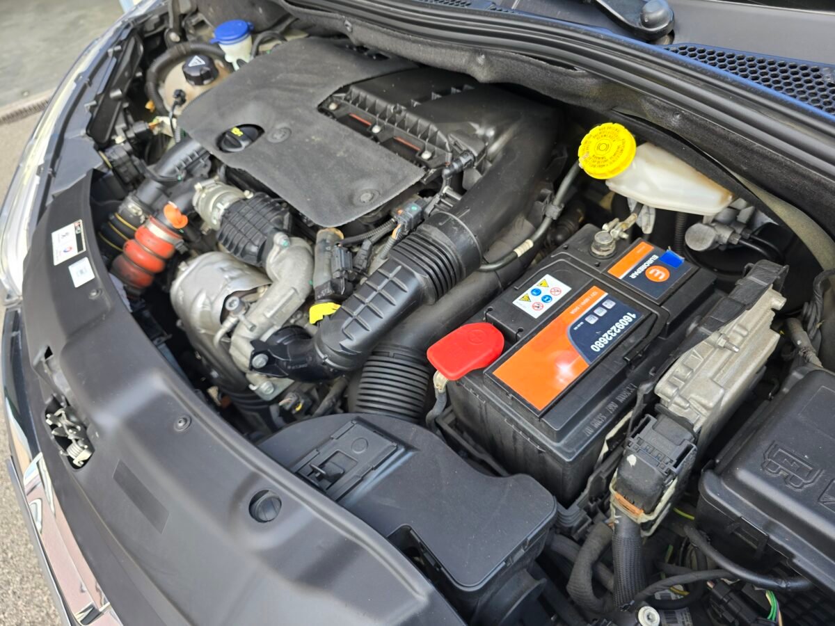 PEUGEOT 208 1.6BlueHDI STYLE
