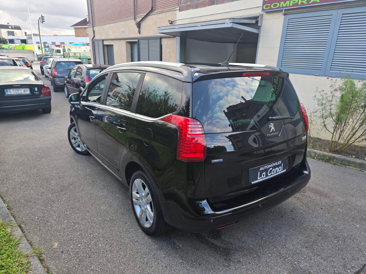 PEUGEOT 5008 1.6BlueHDI STYLE