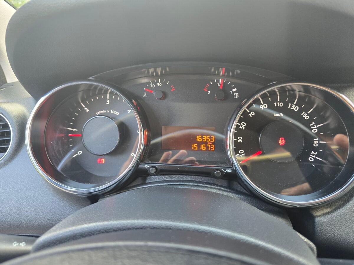 PEUGEOT 5008 1.6BlueHDI STYLE