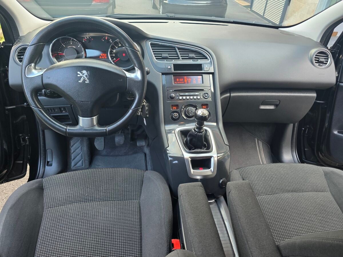 PEUGEOT 5008 1.6BlueHDI STYLE