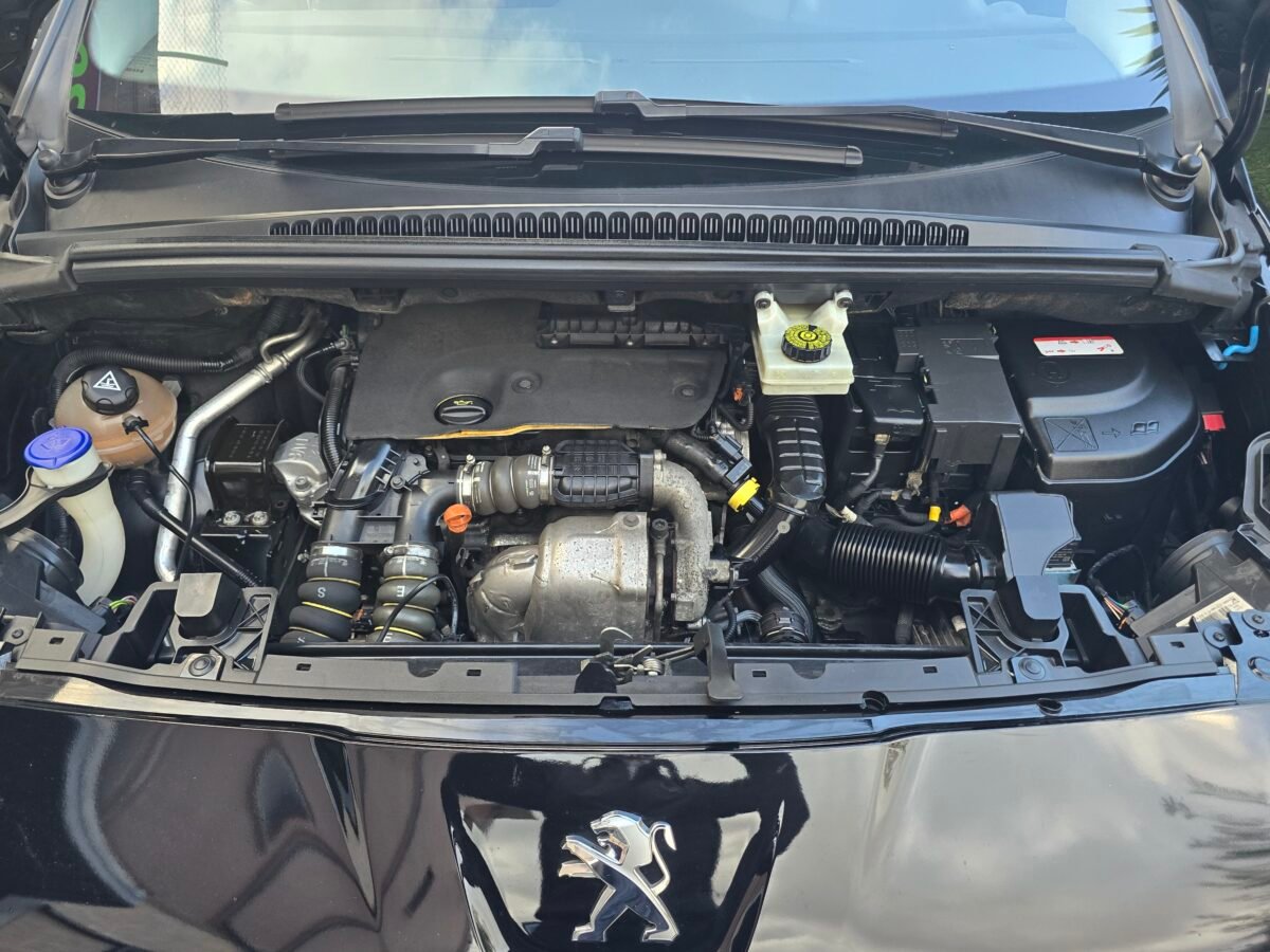 PEUGEOT 5008 1.6BlueHDI STYLE