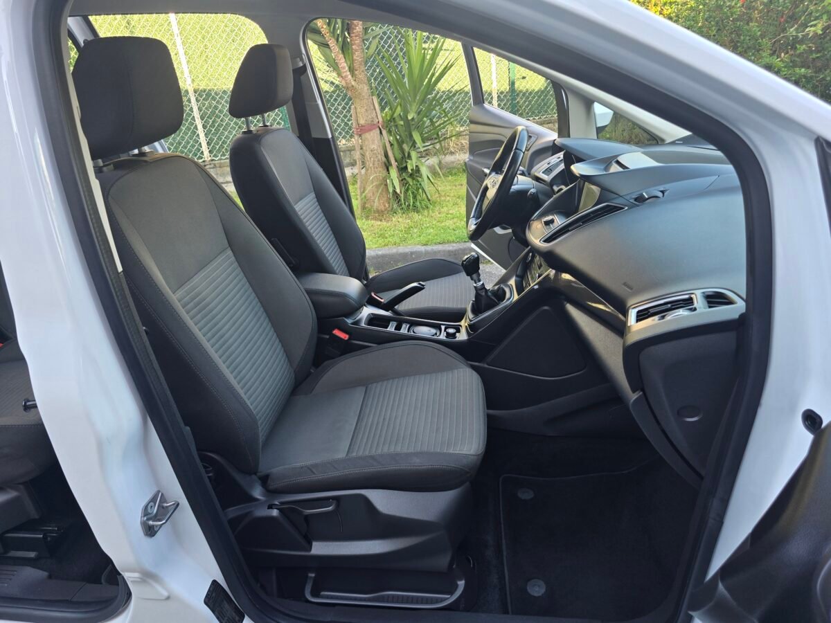 FORD GRAND C-MAX 1.5TDCI TITANIUM