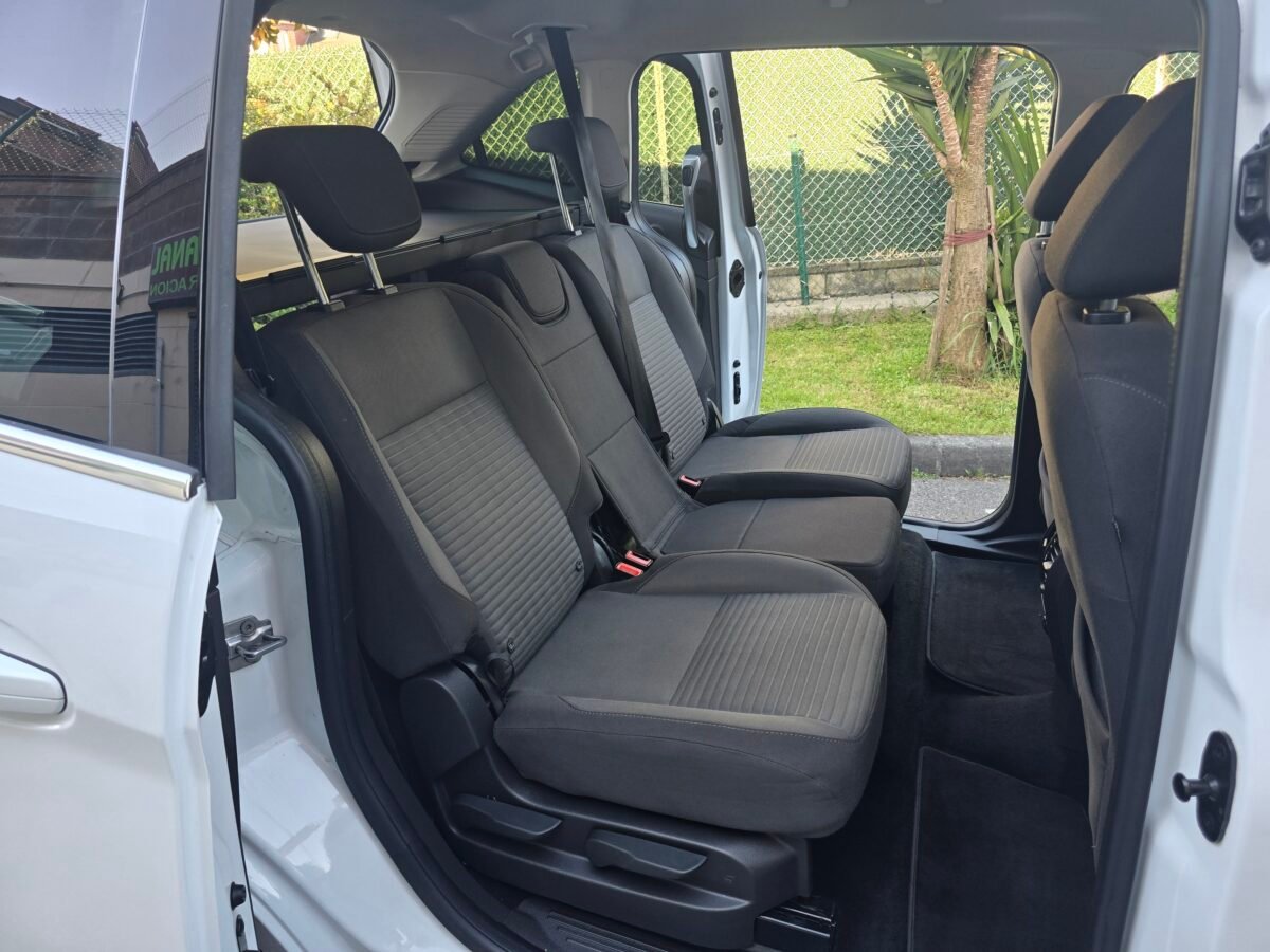 FORD GRAND C-MAX 1.5TDCI TITANIUM