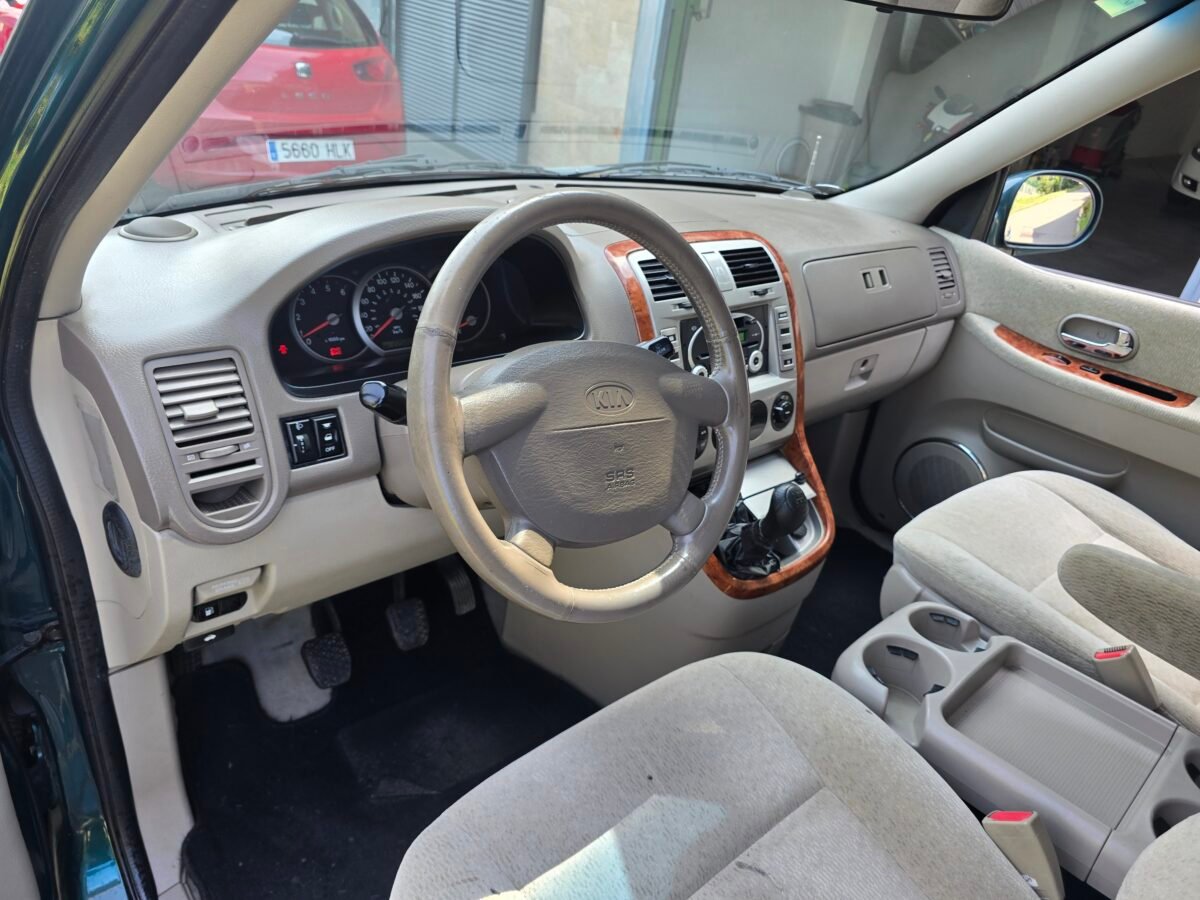 KIA CARNIVAL 2.9CRDI LX