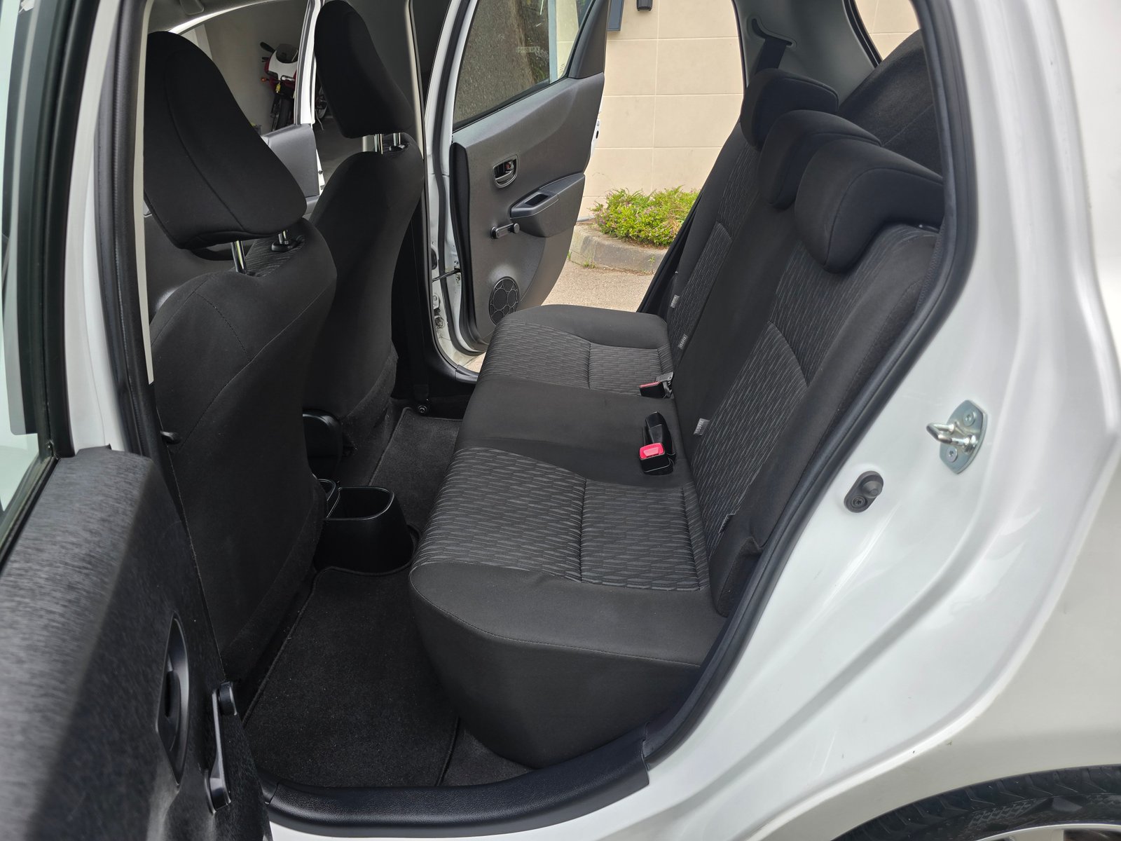 TOYOTA YARIS 1.0VVT-i ACTIVE