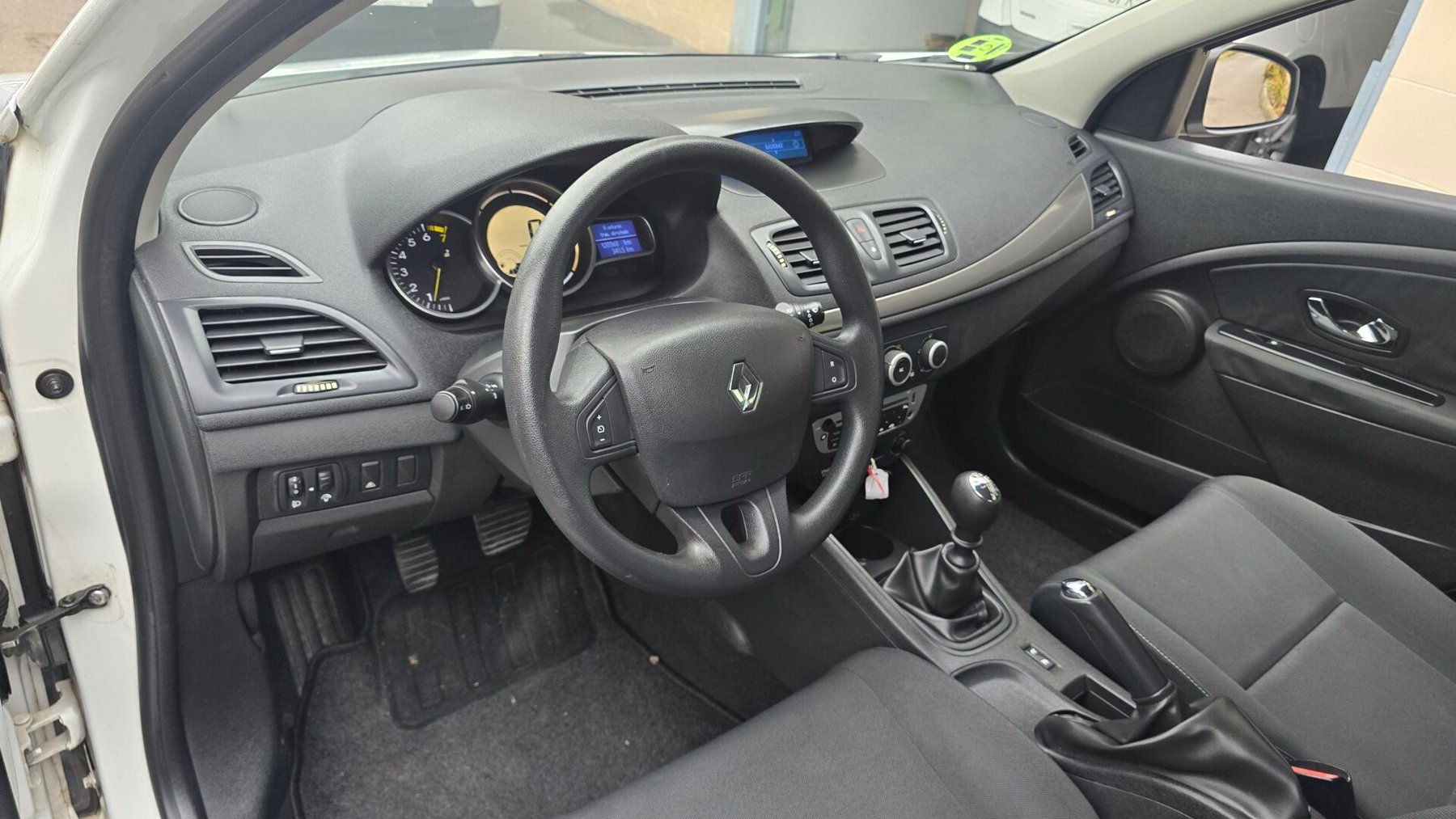 RENAULT Megane 1.6I 16V AHTHENTIQUE