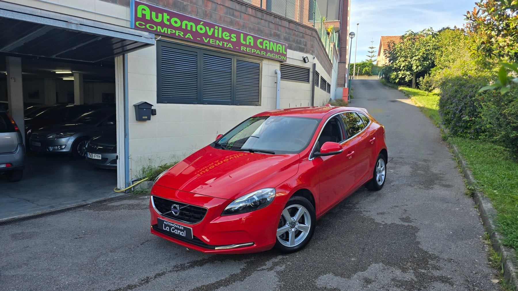 VOLVO V40 2.0 D3 INSCRIPTION