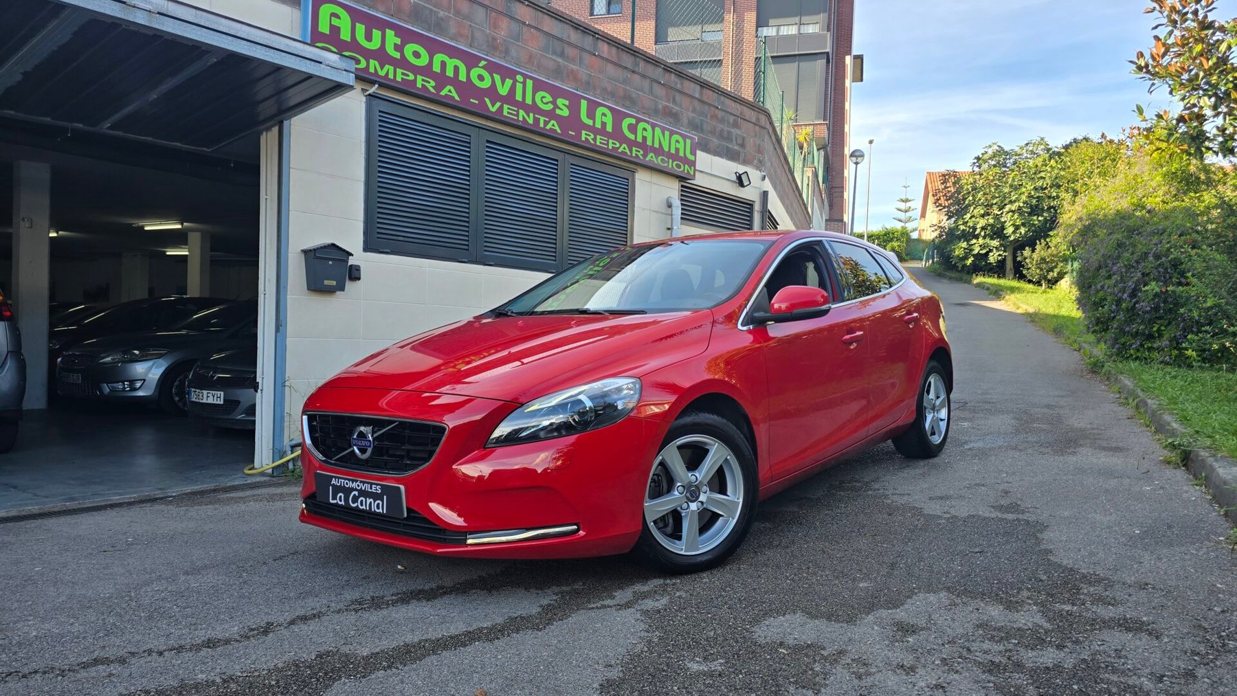 VOLVO V40 2.0 D3 INSCRIPTION