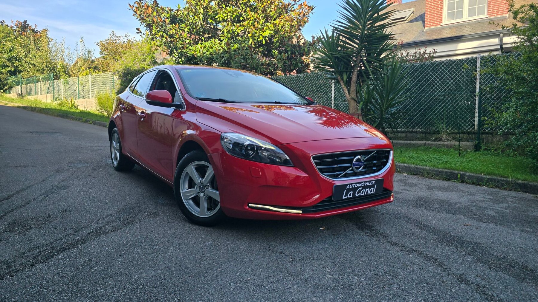 VOLVO V40 2.0 D3 INSCRIPTION