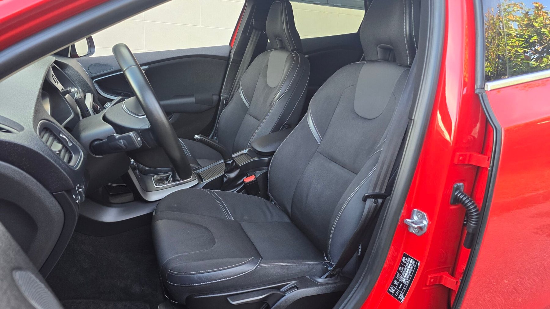VOLVO V40 2.0 D3 INSCRIPTION