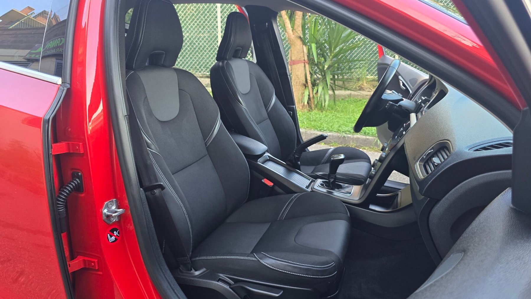 VOLVO V40 2.0 D3 INSCRIPTION