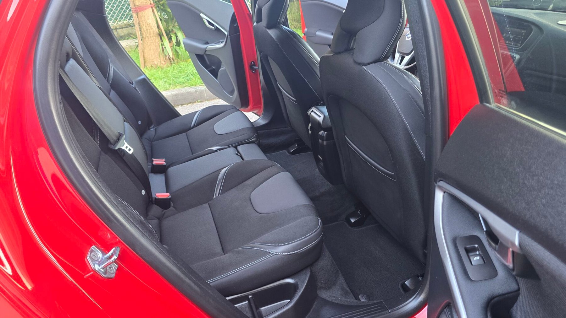 VOLVO V40 2.0 D3 INSCRIPTION