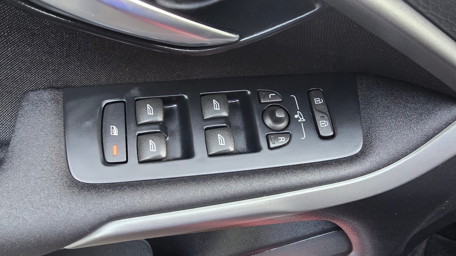 VOLVO V40 2.0 D3 INSCRIPTION