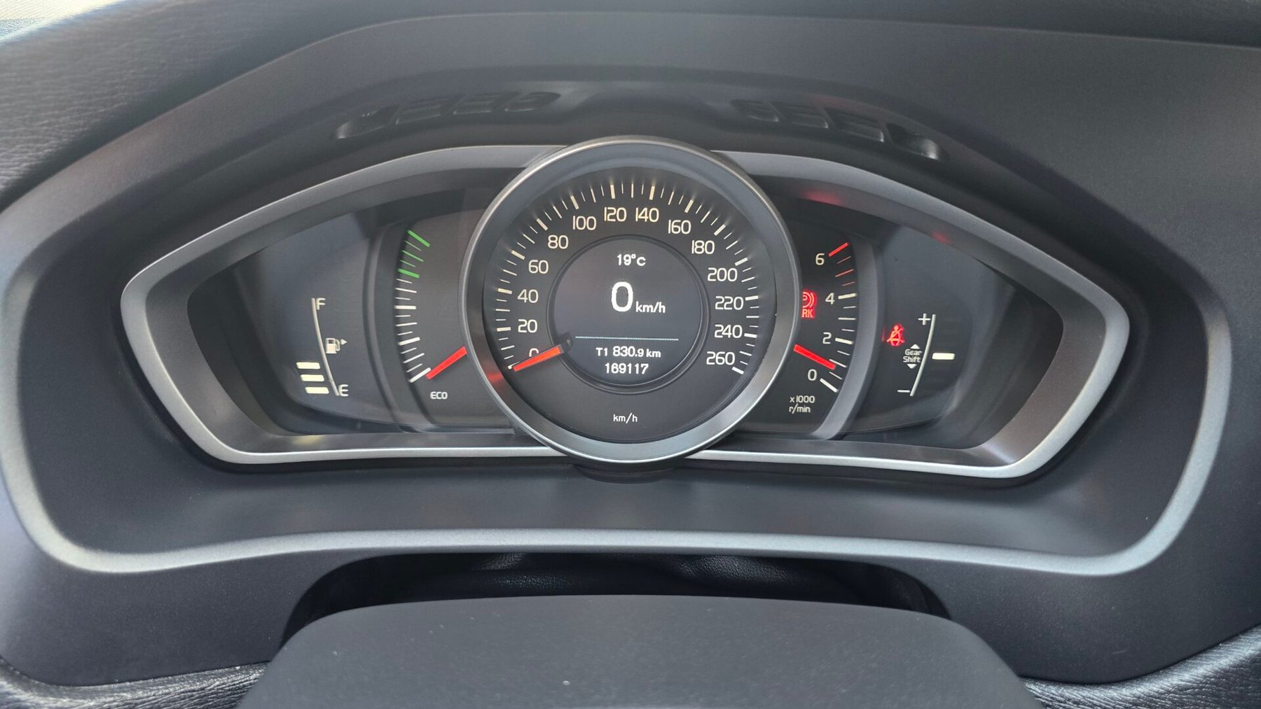 VOLVO V40 2.0 D3 INSCRIPTION