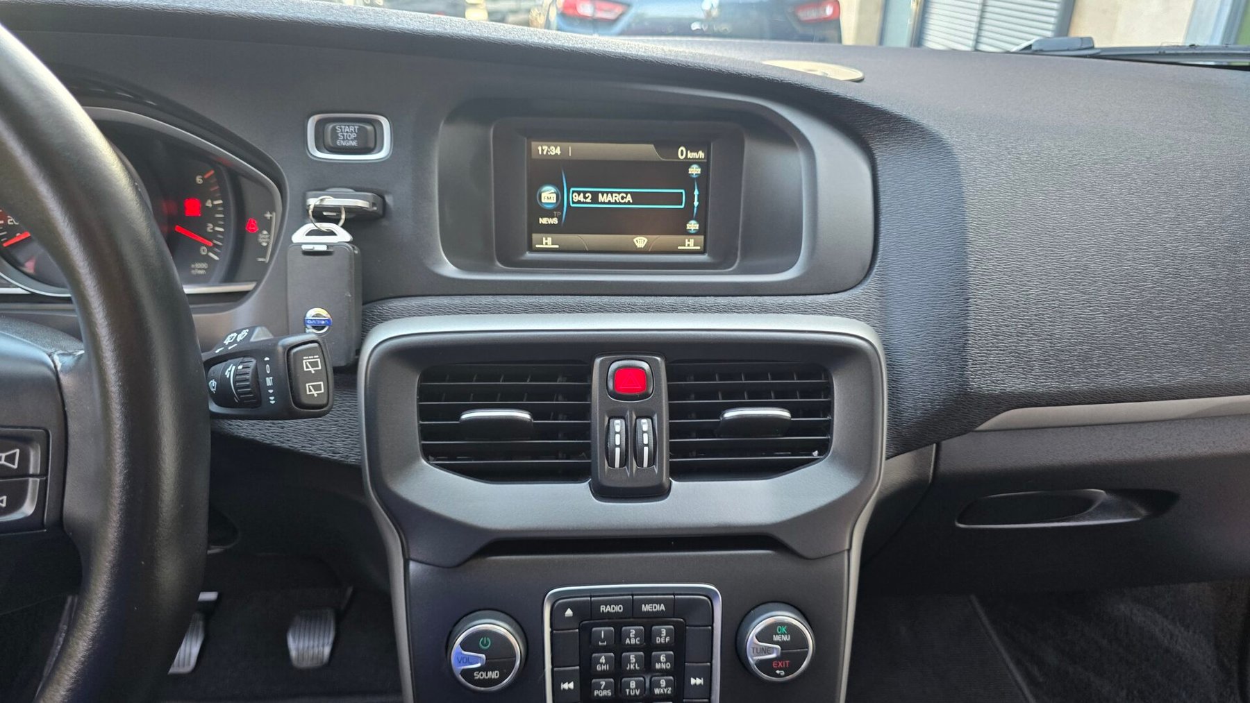 VOLVO V40 2.0 D3 INSCRIPTION