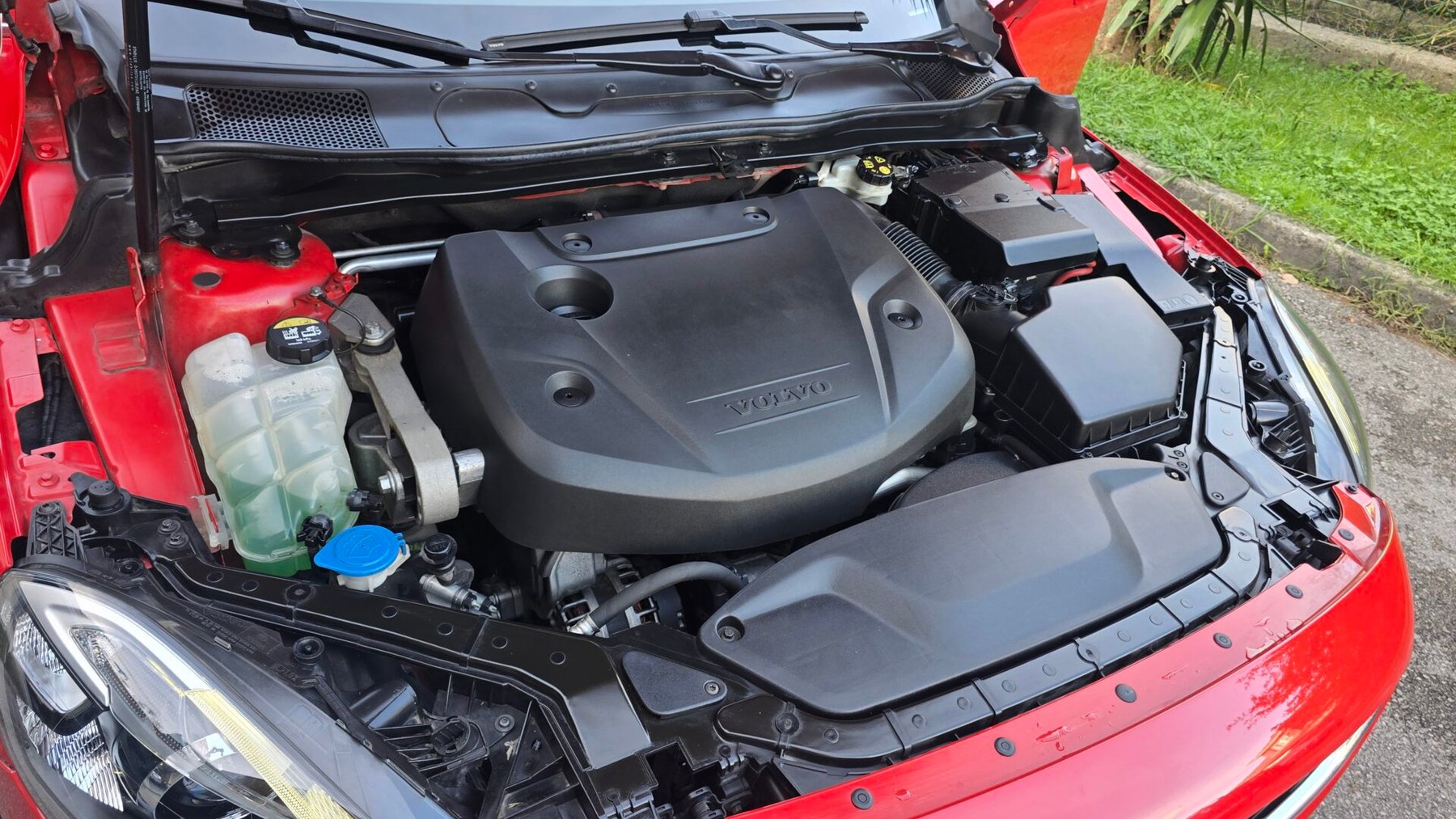 VOLVO V40 2.0 D3 INSCRIPTION
