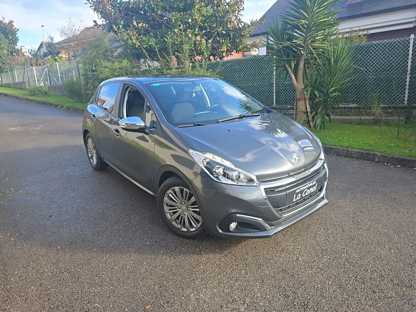 PEUGEOT 208 1.6HDI STYLE