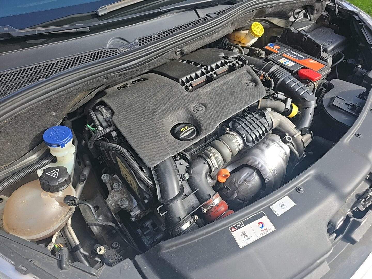 PEUGEOT 208 1.6HDI STYLE