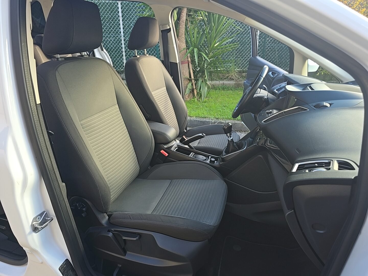 FORD GRAND C-MAX 1.5TDCI TITANUM