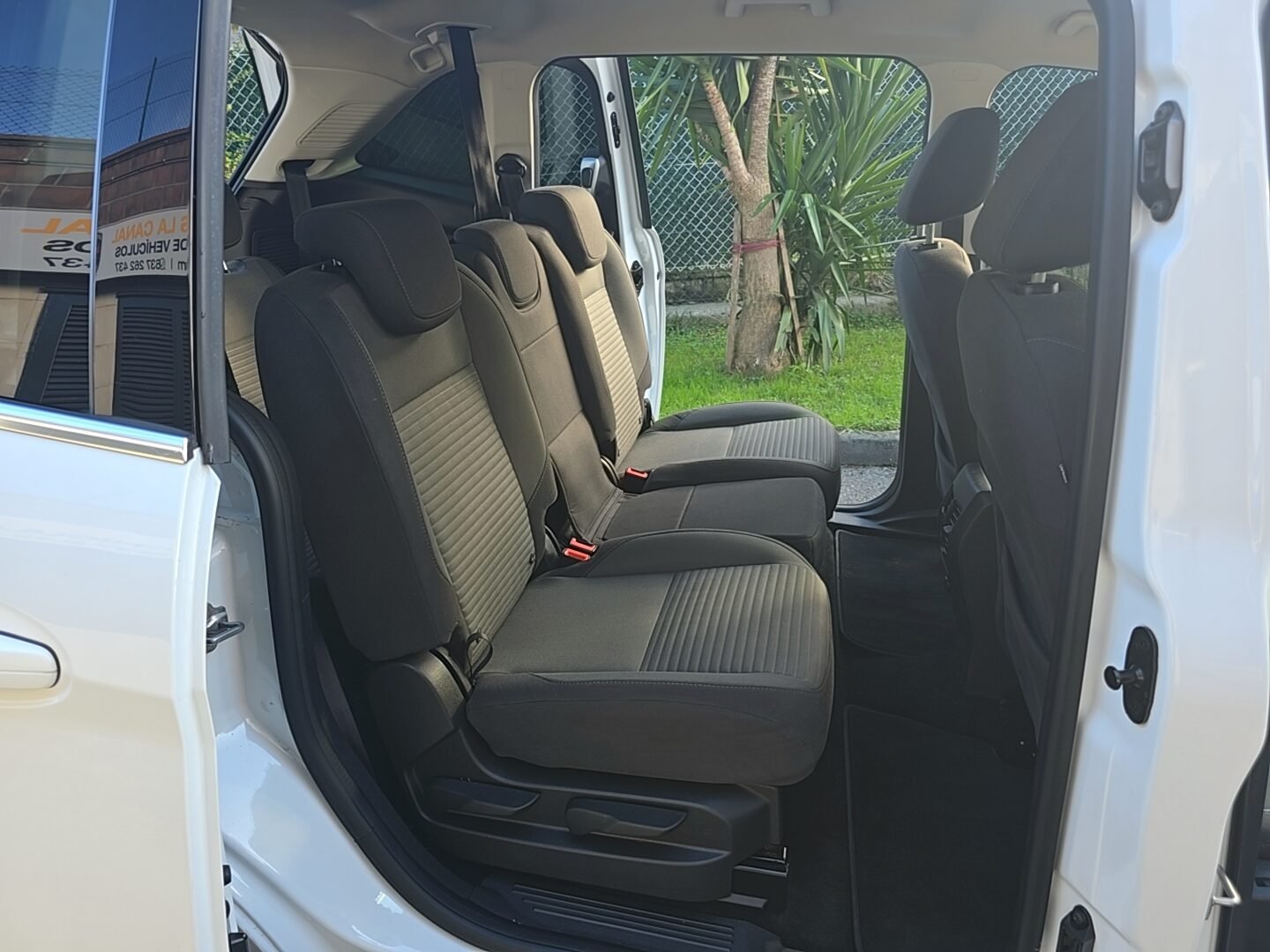 FORD GRAND C-MAX 1.5TDCI TITANUM