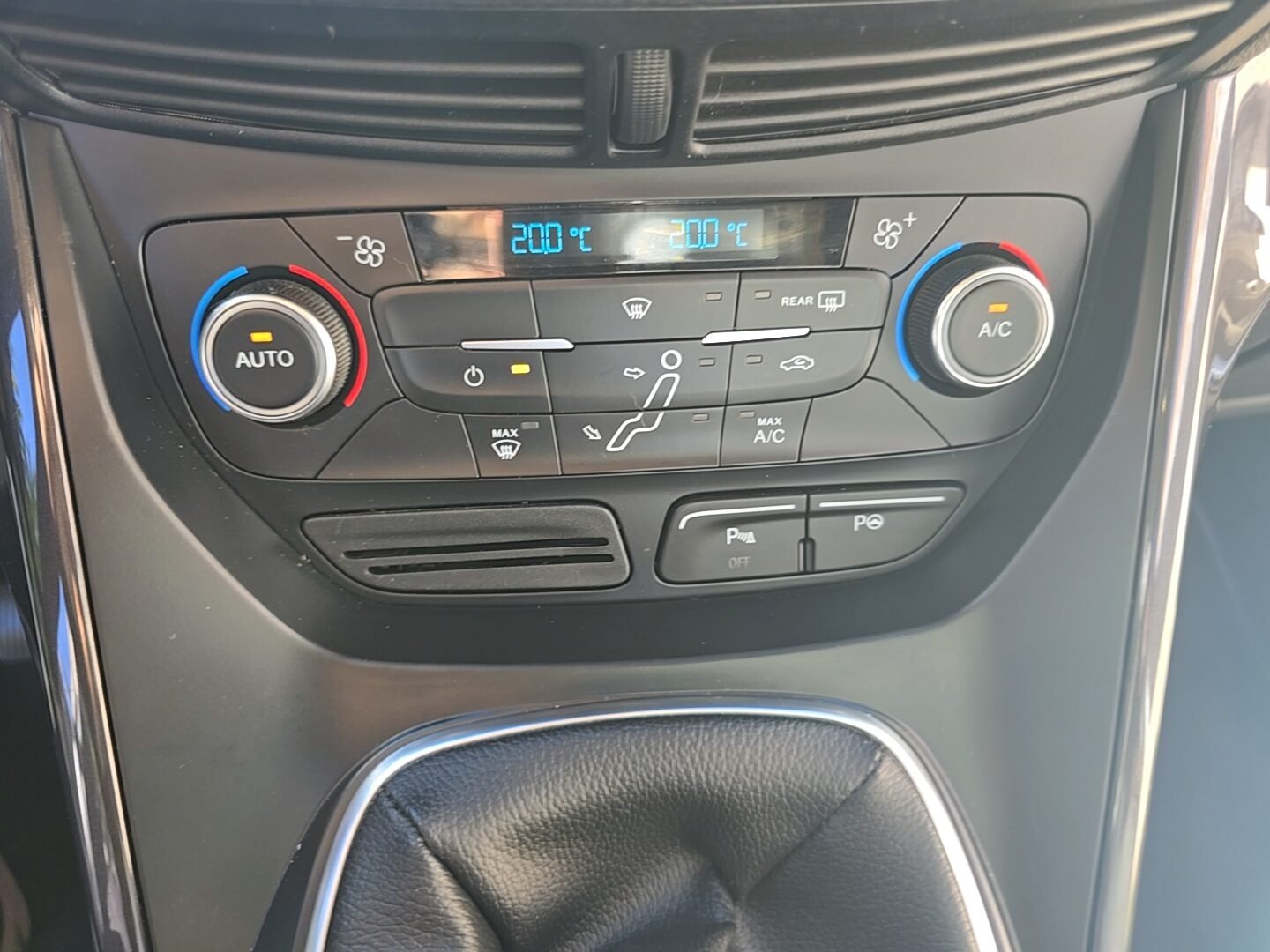 FORD GRAND C-MAX 1.5TDCI TITANUM