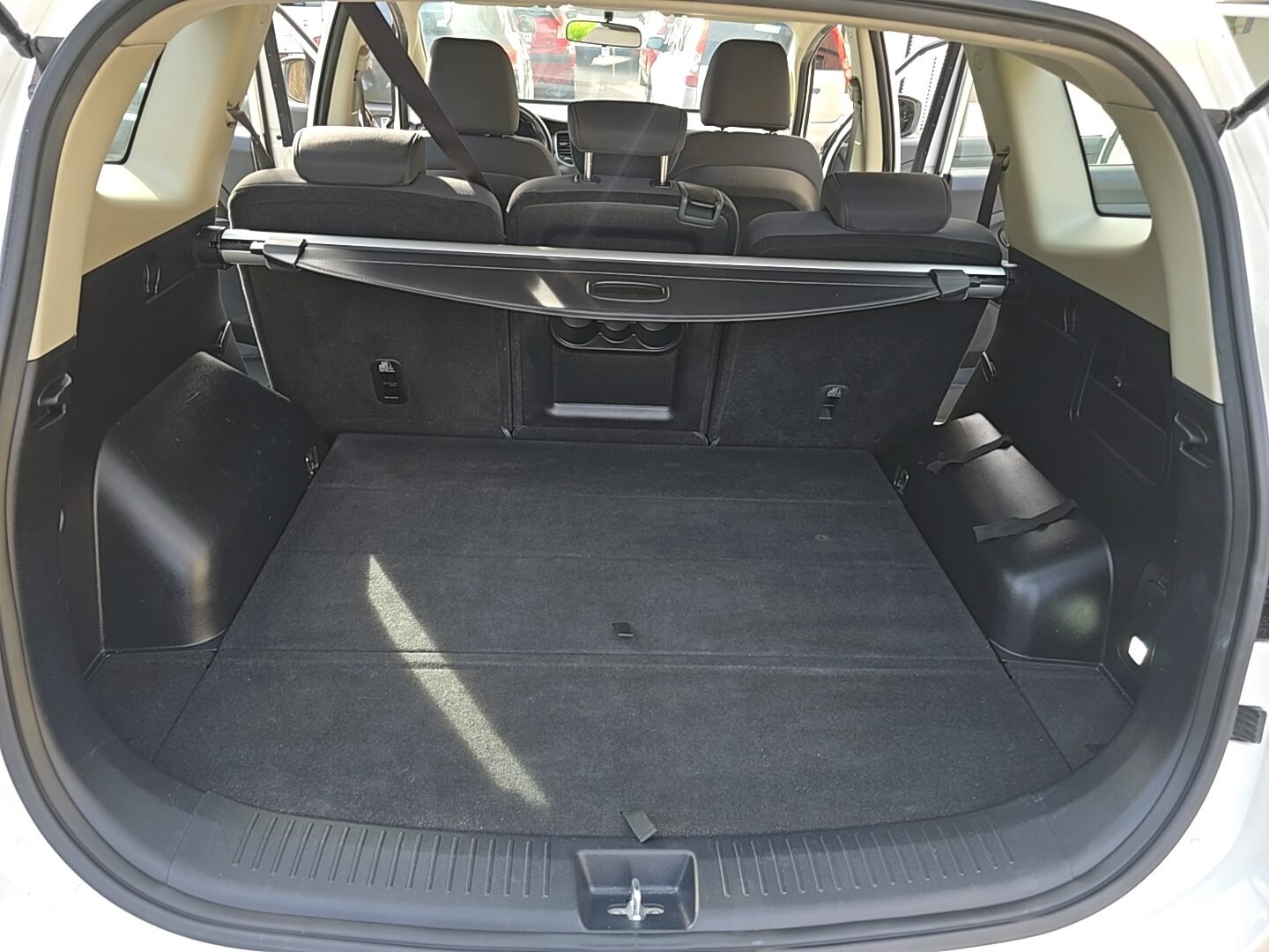 KIA CARENS 1.6GDI CONCEPT