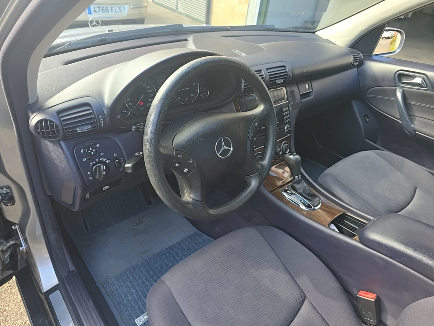 MERCEDES-BENZ C200 2.2CDI CLASSIC