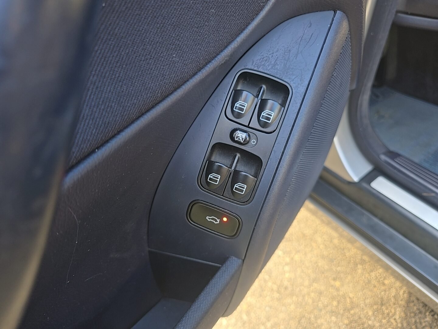 MERCEDES-BENZ C200 2.2CDI CLASSIC