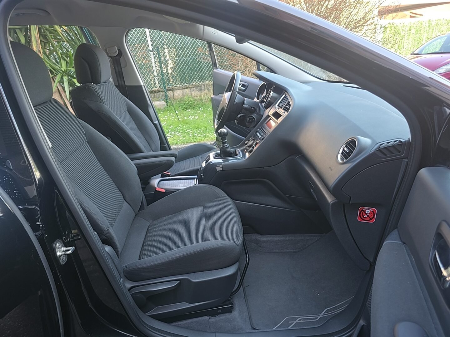 PEUGEOT 1.6BlueHDI STYLE 