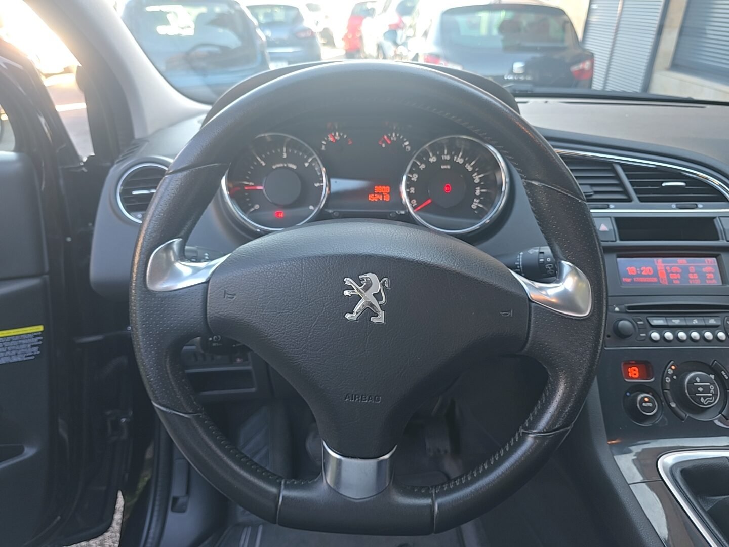 PEUGEOT 1.6BlueHDI STYLE 