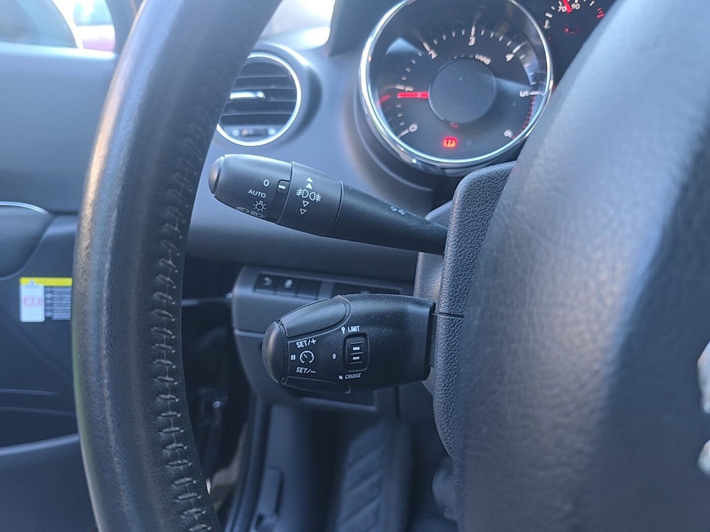 PEUGEOT 1.6BlueHDI STYLE 