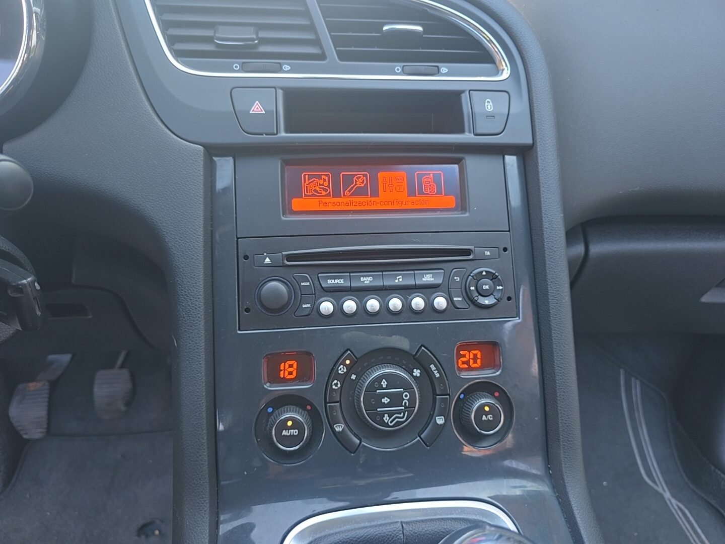 PEUGEOT 1.6BlueHDI STYLE 