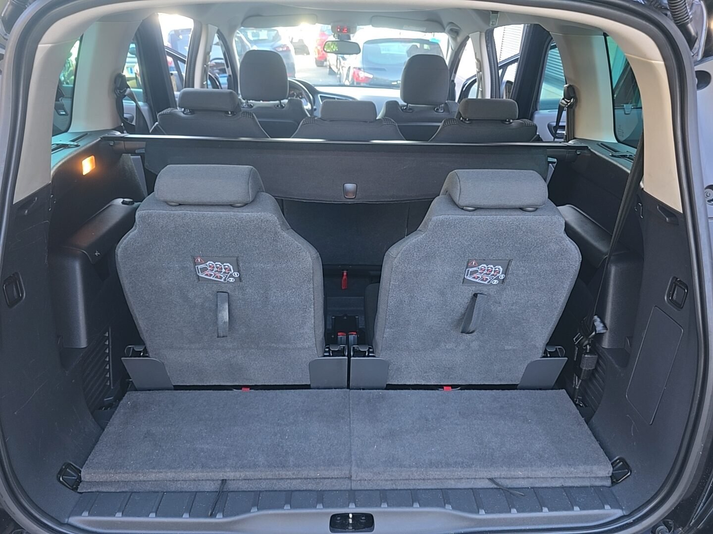 PEUGEOT 1.6BlueHDI STYLE 