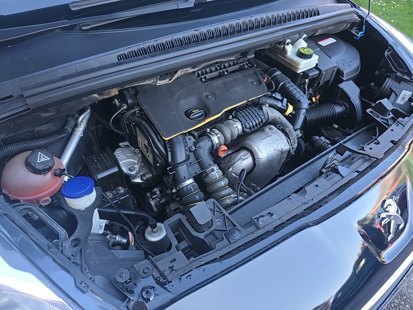 PEUGEOT 1.6BlueHDI STYLE 