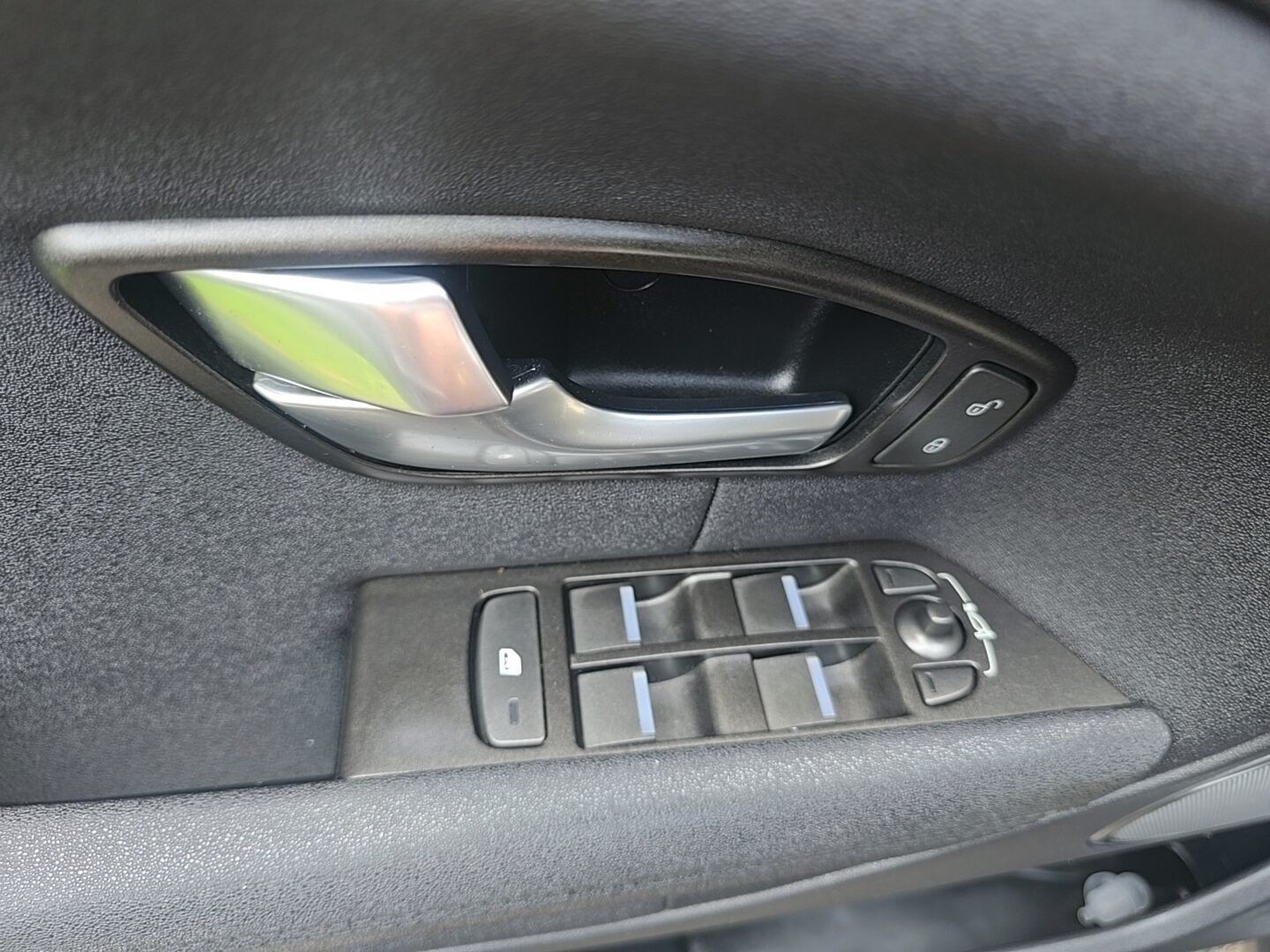 LAND-ROVER 2.0L eD4 PURE