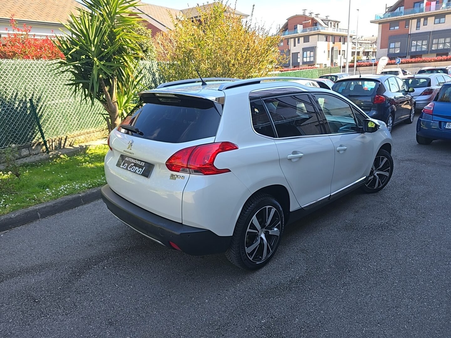 PEUGEOT 2008 1.6eHDI ALLURE