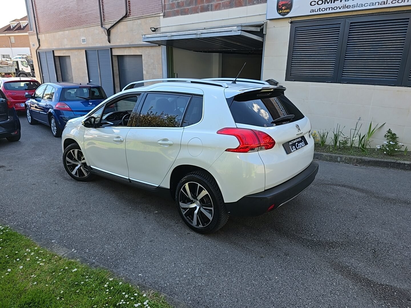 PEUGEOT 2008 1.6eHDI ALLURE