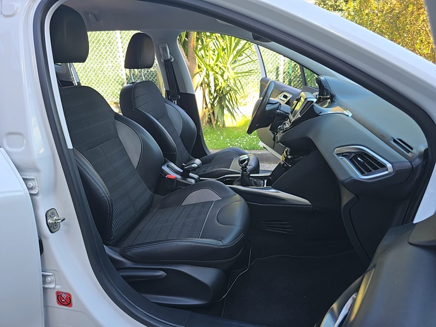 PEUGEOT 2008 1.6eHDI ALLURE