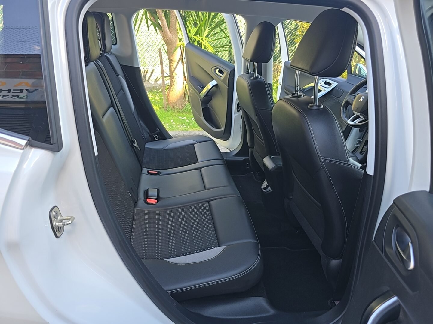 PEUGEOT 2008 1.6eHDI ALLURE