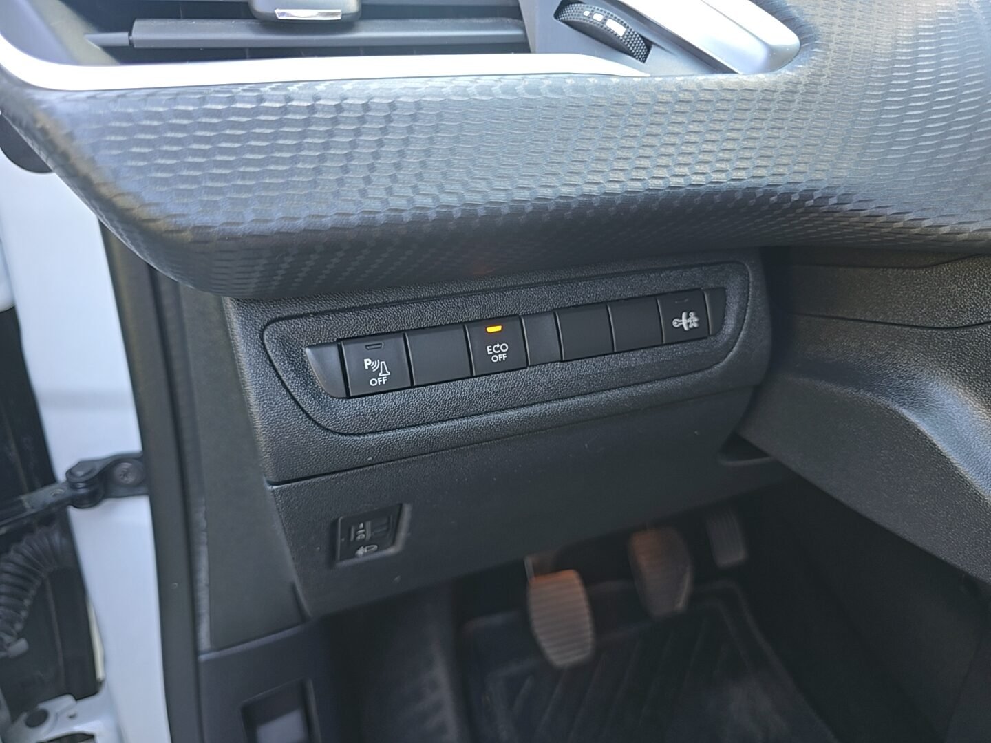 PEUGEOT 2008 1.6eHDI ALLURE