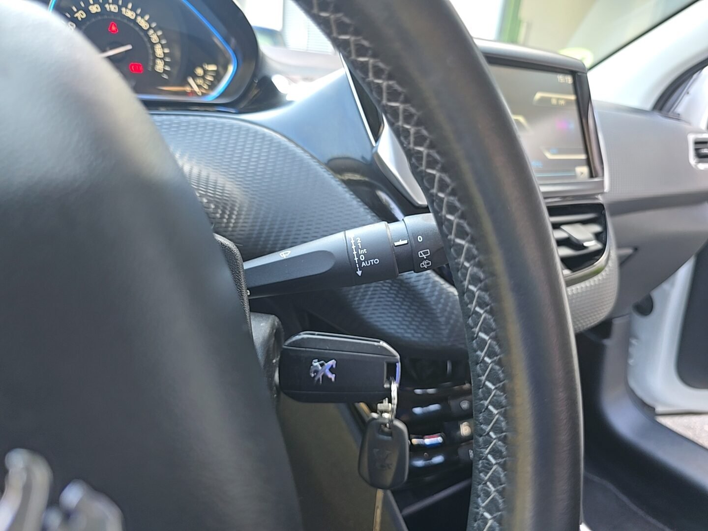 PEUGEOT 2008 1.6eHDI ALLURE