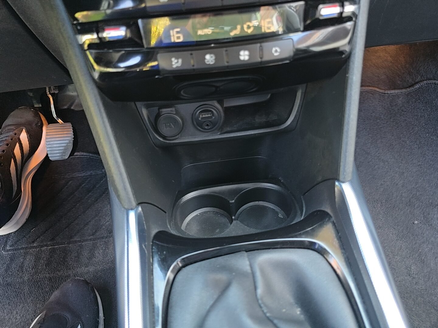 PEUGEOT 2008 1.6eHDI ALLURE