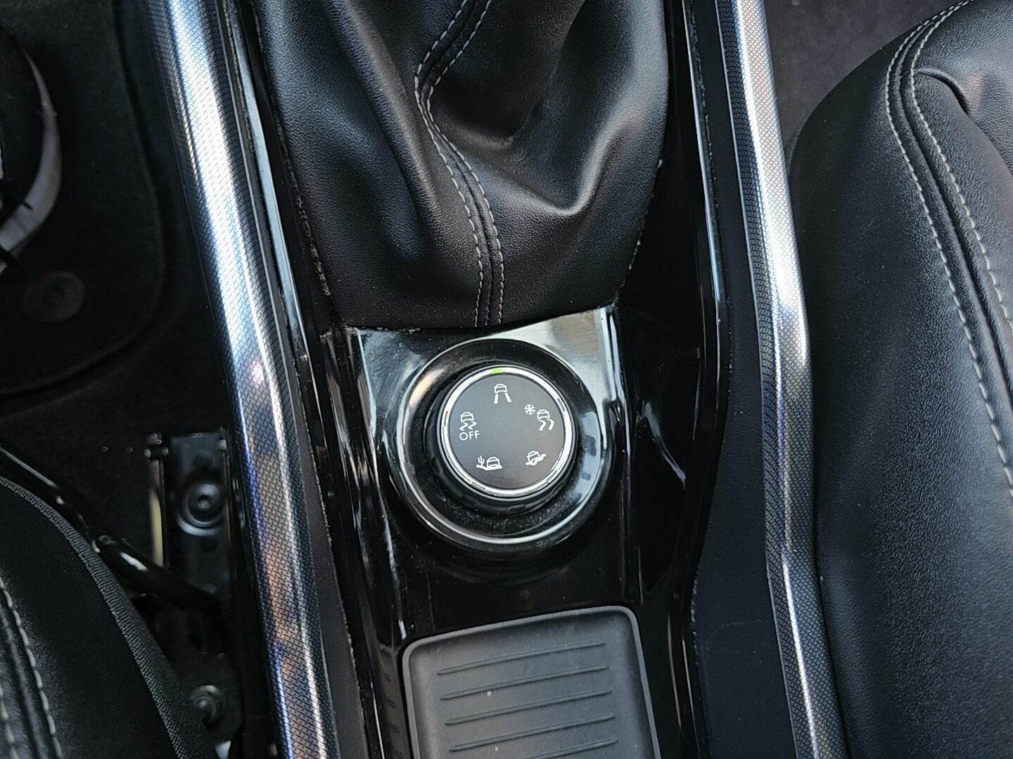 PEUGEOT 2008 1.6eHDI ALLURE